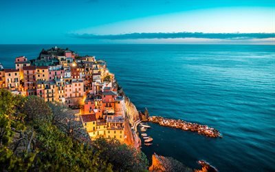 Positano, en la tarde, acantilados, costa, puerto, mar, Italia, Amalfi, Europa