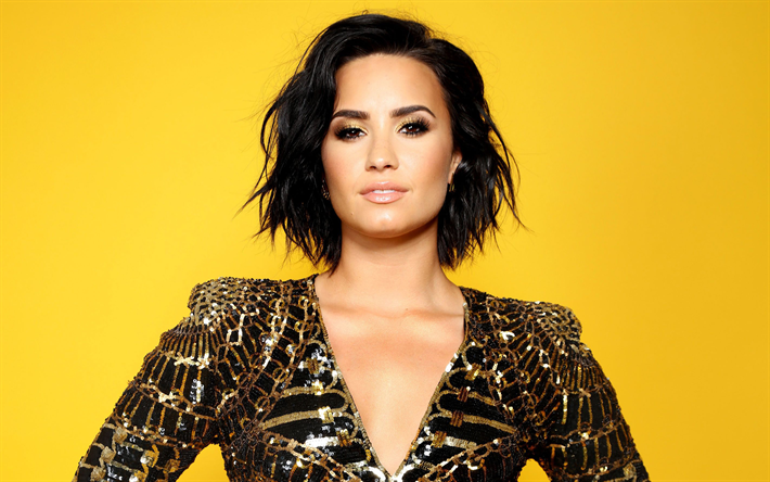 Demi Lovato, American singer, 4k, smile, photo shoot, portrait, suit with sparkles, fashion model