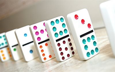 domino, jeu, multi-color&#233; domino