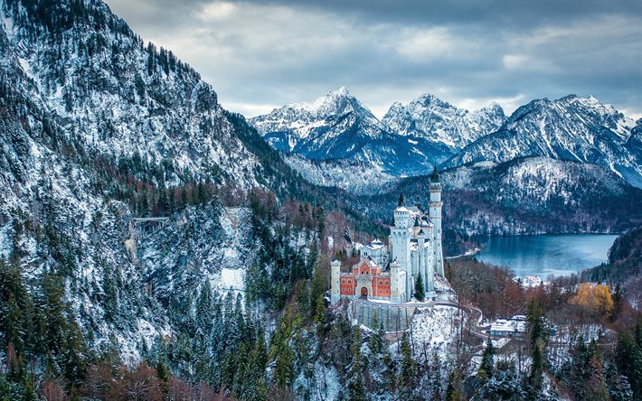 Castello di Neuschwanstein, Schwansee, inverno, paesaggio di montagna, Alpi Bavaresi, palazzo, Schwangau, Baviera, Germania