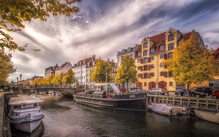 Copenhague, de maisons, de Danemark, de canal, de barges, de l&#39;automne, la capitale du Danemark