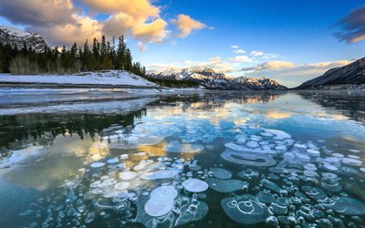 Abra&#227;o Lago, p&#244;r do sol, belo lago, primavera, paisagem de montanha, Condado De Clearwater, Alberta, Canad&#225;