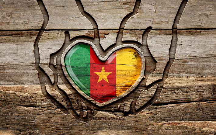ich liebe kamerun, 4k, holzschnitzh&#228;nde, tag von kamerun, kamerunische flagge, flagge von kamerun, pass auf kamerun auf, kreativ, kamerun-flagge, kamerun-flagge in der hand, holzschnitzerei, afrikanische l&#228;nder, kamerun