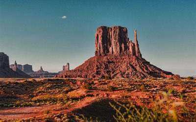 Monument Valley, West Mitten Butte, red rock, valley of the rocks, evening, sunset, Colorado Plateau, buttes, Utah, USA