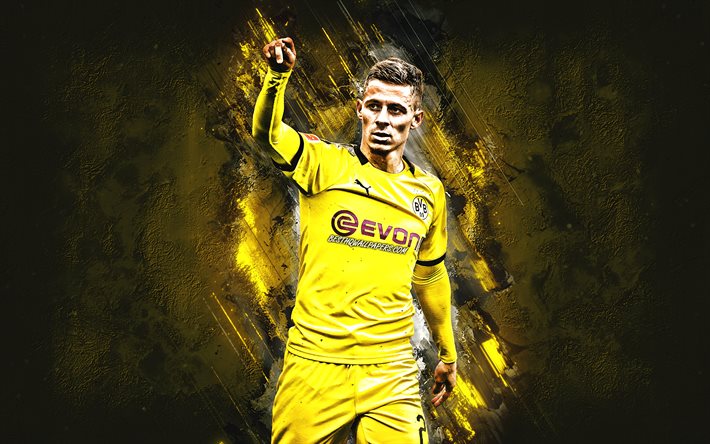 Thorgan Hazard, Borussia Dortmund, Bel&#231;ikalı futbolcu, BVB, saldıran orta saha oyuncusu, portre, sarı taş arka plan, Bundesliga, Almanya, futbol