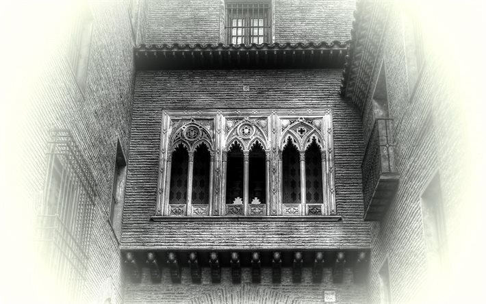 old balcony, zaragoza, spain