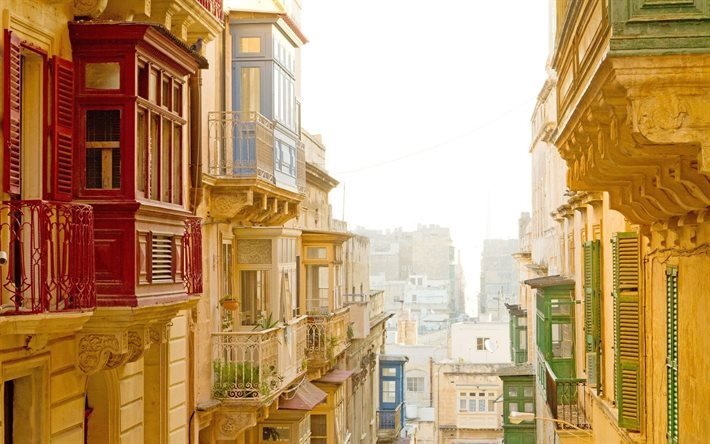 la ciudad vieja, balcones, la valeta, malta