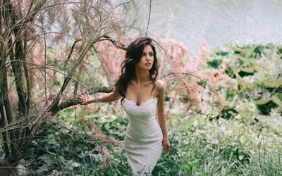 valkoinen mekko, meikki, kaunis tytt&#246;, ruskeaverikk&#246;, photoshoot