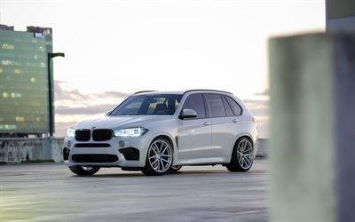BMW X5M, 2018, F15, branca de luxo X5, vista frontal, ajuste X5, SUV alem&#227;o, BMW