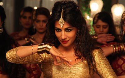 Chitrangda Singh, Indian actress, Bollywood, portrait, indyik dress, sari, Indian women