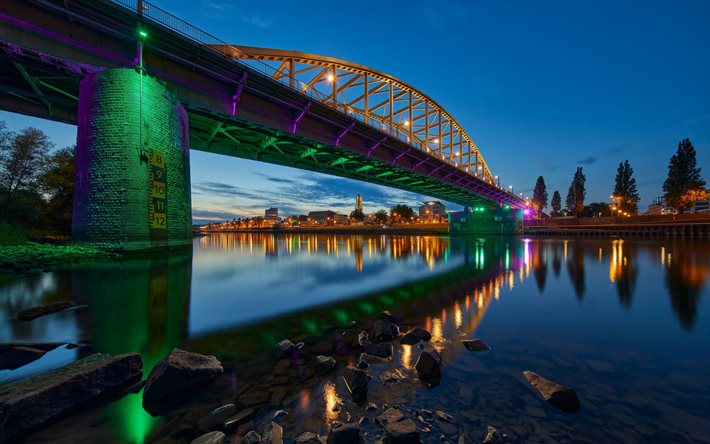 Arnhem, noche, puesta de sol, puente de hierro, paisaje urbano de Arnhem, Gelderland, Pa&#237;ses Bajos