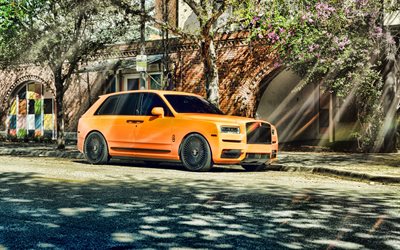 4k, ロールスロイスカリナン, 2021年, 高級SUV, 外側, 正面, 新しいオレンジ色のカリナン, カリナンチューニング, イギリス車, ロールスロイス