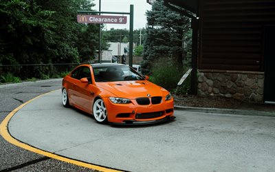 BMW M3, E92, vue de face, coup&#233; orange, tuning BMW M3 E92, BMW E92 orange, voitures allemandes, BMW