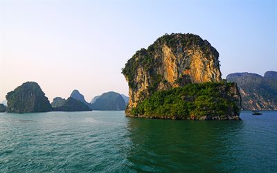 Ha Long Bay, Prov&#237;ncia De Quang Ninh, Vietname, ilhas tropicais, bay, emerald bay, p&#244;r do sol, oceano