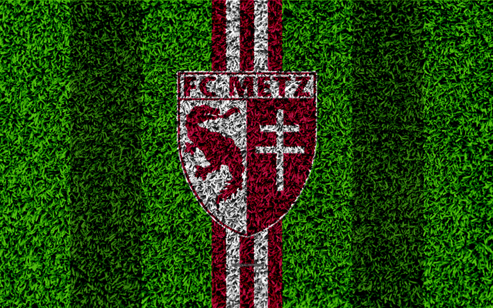 FC Metz, 4k, calcio prato, logo, club di calcio francese, erba, texture, emblema, viola, bianco, linee, Ligue 1, Metz, in Francia, il calcio
