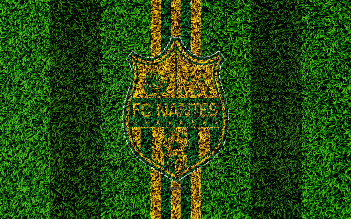 Le FC Nantes, 4k, football de la pelouse, un logo, un club fran&#231;ais de football, de l&#39;herbe, de la texture, de l&#39;embl&#232;me jaune vert de lignes, de Ligue 1, Montpellier, Nantes, football