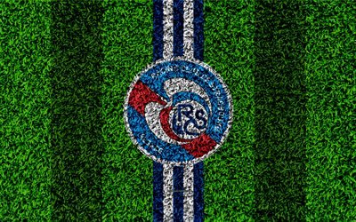 RC Strasbourg Alsace, 4k, le football pelouse, Strasbourg, logo, club fran&#231;ais de football, de l&#39;herbe, de la texture, de l&#39;embl&#232;me bleu blanc lignes, Ligue 1, France, le football