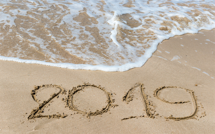 2019 Anno, la spiaggia, le cifre nella sabbia, mare, surf, onde, 2019 concetti, estate