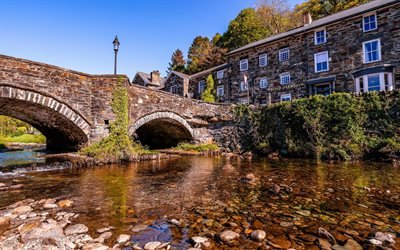 Gwynedd, puente de piedra, la ciudad vieja, Gales, Reino Unido