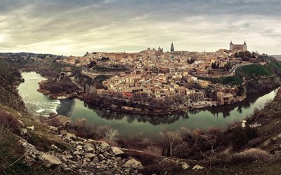Toledo, beautiful Spanish city, autumn, river, evening, autumn landscape, Spain