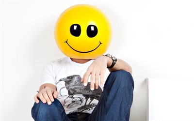 Mike Candys, swiss dj, photoshoot, yellow smile mask, Michael Kull, popular dj