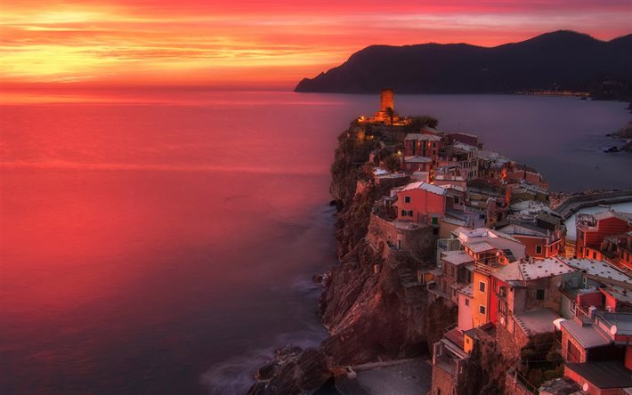Vernazza, tarde, puesta de sol, Cinque Terre, Sol rojo, Vernazza panorama, La Spezia, Italia