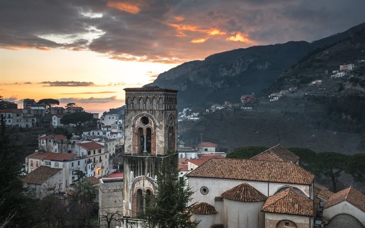 Ravello, Villa Ruffolo, Costa de Amalfi, tarde, puesta de sol, paisaje de monta&#241;a, Salerno, Campania, Italia