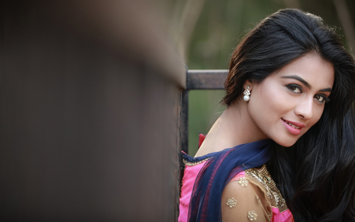 Neha Charni&#232;re, l&#39;actrice Indienne, Bollywood, shooting photo, Indien, mod&#232;le de mode, sourire, portrait