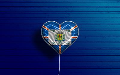 me encanta araguari, 4k, globos realistas, fondo de madera azul, d&#237;a de araguari, ciudades brasile&#241;as, bandera de araguari, brasil, globo con bandera, ciudades de brasil, araguari