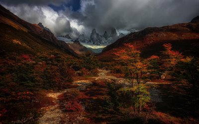Andes, paisagem de montanha, outono, amarelo &#225;rvores, noite, p&#244;r do sol, Patagonia, Chile