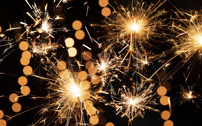 sparklers em um plano de fundo preto, Feliz Ano Novo, noite de c&#233;u, sparklers, luzes brilhantes
