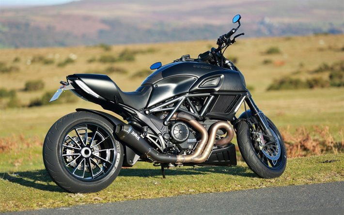Ducati Diavel, negro de la motocicleta, de la ciudad de las bicicletas, negro Ducati