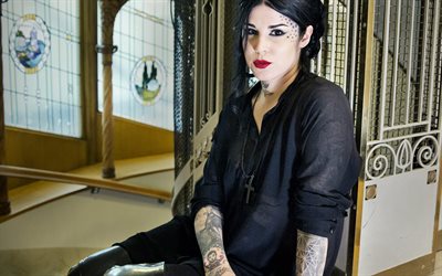 Kat Von D, photoshoot, muotokuva, Amerikkalainen master tatuointi, 4k, musta mekko, kaunis nainen
