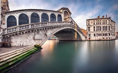 Puente de Rialto, 4k, Gran Canal, italiano monumentos, Venecia, Italia, Europa