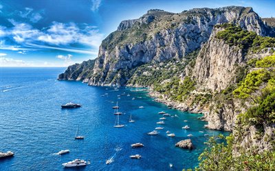 Capri, isla italiana, Mar Tirreno, Campania, verano, paisaje, paisaje de monta&#241;a, la bah&#237;a, los yates, las rocas cerca del mar, viajes de verano, Italia