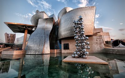Il Museo Guggenheim di Bilbao, moderno, architettura, elegante facciata, esteriore, costruzioni, Bilbao, Spagna