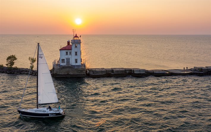 Fairport Harbor West Breakwater Light, Lake Erie, Lighthouse, sailboat, evening, sunset, Ohio, USA