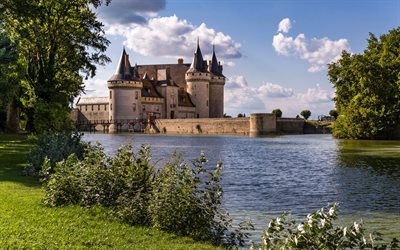 chateau sully-sur-loire, mittelalterliche loire-schloss, sommer, see, alte festung, frankreich