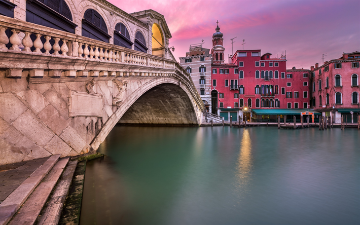 Rialto-Bron, Venedig, sunset, panorama city, gamla stan, San Bartolomeo Kyrkan, Grand Canal, Italien