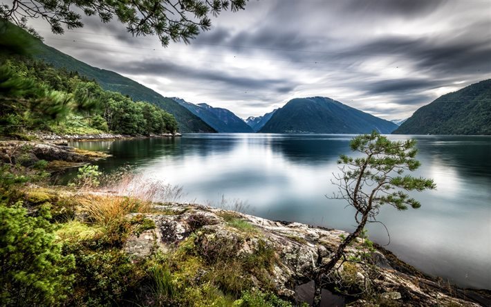 el lago, las monta&#241;as, Noruega, Dragsviki, Sognefjord