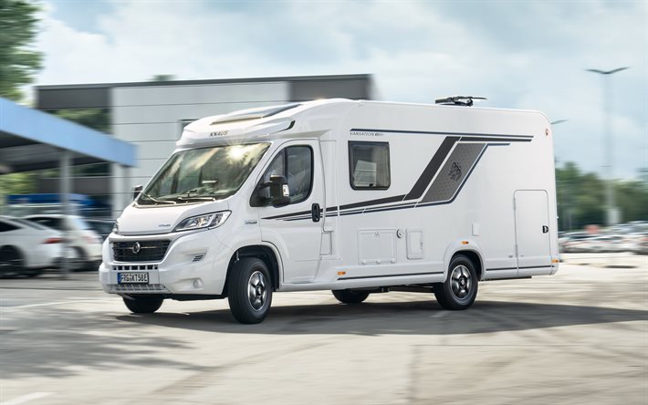 Knaus Van TI Vansation E Power, キャンピングカー, 2021年のバス, モーションぼかし, 旅行の概念, 車輪の上の家, Knaus Van
