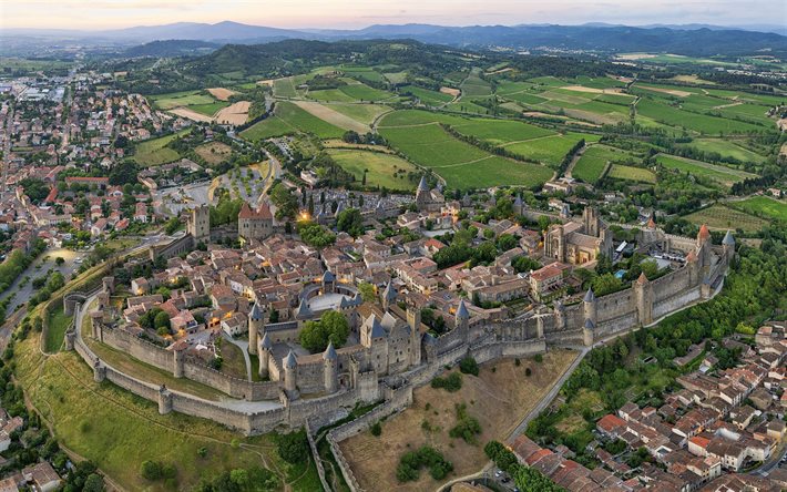 Fortezza di Carcassonne, vista aerea, vista dall&#39;alto, panorama, paesaggio urbano di Carcassonne, Carcassonne, Occitanie, Francia