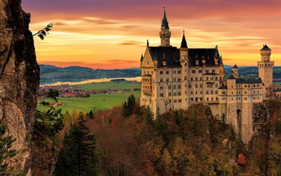 Neuschwanstein, romantiska slott, Kung Ludwig II, gamla slott, sunset, kv&#228;ll, Bayern, Tyskland, sev&#228;rdheter