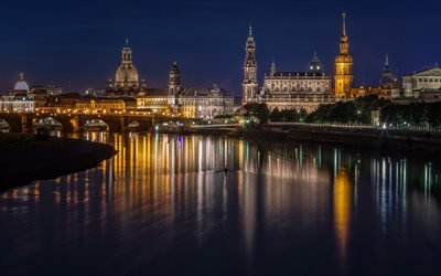 Dresde, la noche, las luces de la ciudad, Alemania, Panometer Dresden