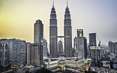 Kuala Lumpur, aamulla, sunrise, pilvenpiirt&#228;ji&#228;, Petronas Towers, metropoli, moderni arkkitehtuuri, Malesia