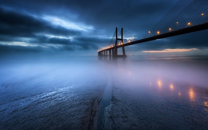 Ponte Vasco da Gama, Lisbona, Fiume Tagus, sera, tramonto, nebbia, ponte, Portogallo, ponte strallato