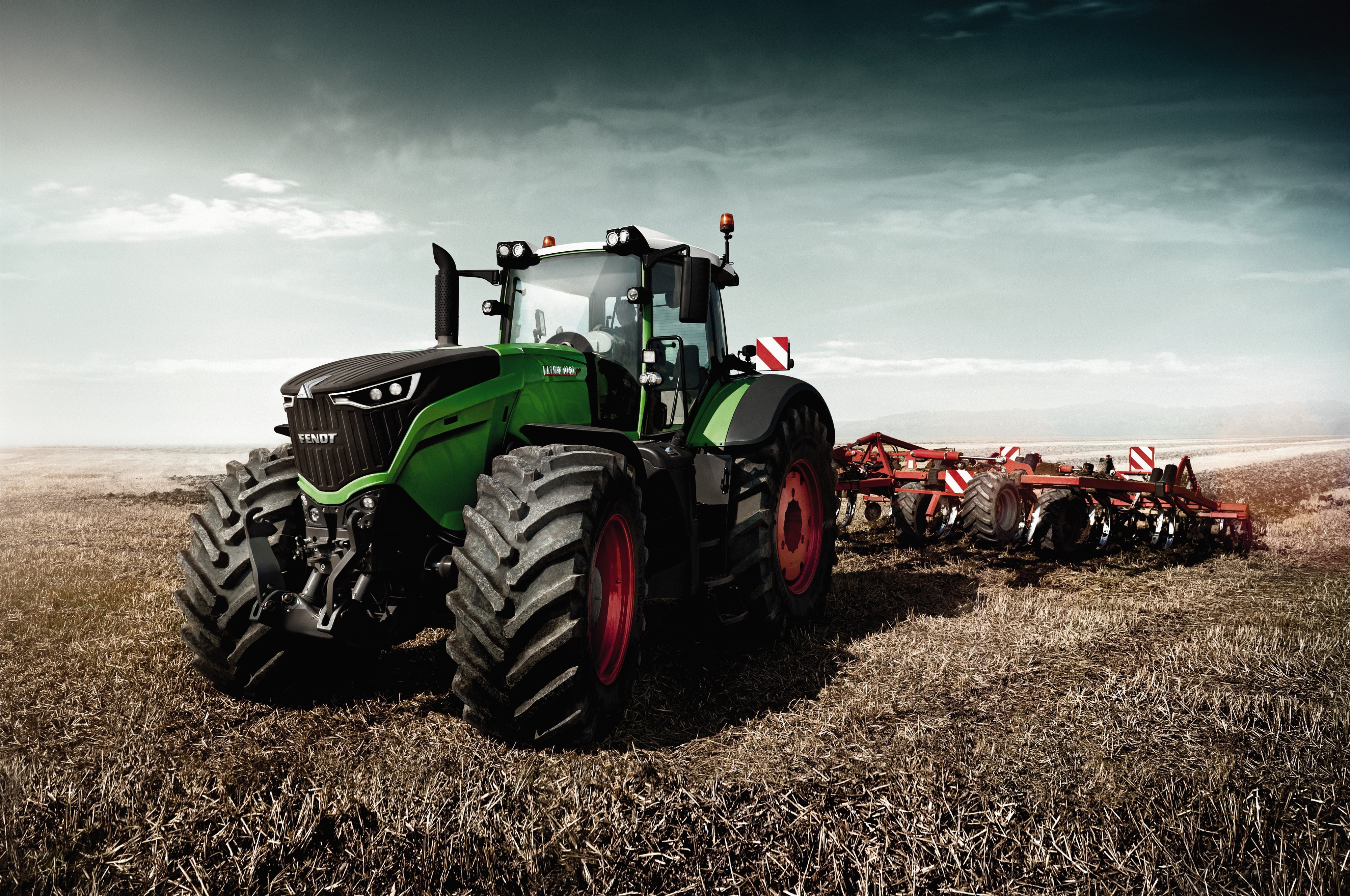 Descargar fondos de pantalla tractores, 2016, campo, la tierra cultivable,  la agricultura, arado monitor con una resolución 4000x2656. Imagenes de  escritorio