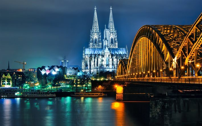 Colonia, arqueado puente del ferrocarril, Alemania, la noche, la Catedral de Colonia, Puente de Hohenzollern