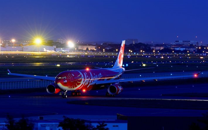 airbus a330, noite, um avi&#227;o de passageiros, aeroporto