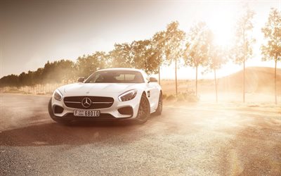 Mercedes-AMG GT-S, 2018, beyaz l&#252;ks otomobil, &#246;nden g&#246;r&#252;n&#252;m, beyaz coupe, yeni beyaz GT-S, Alman spor araba, Mercedes